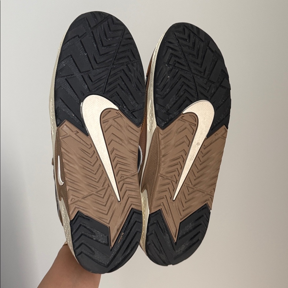 Nike sneakers wmn’s size 10.5 - Picture 4 of 4
